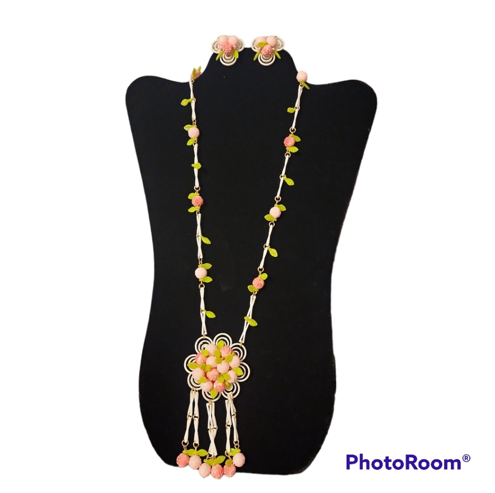 Vintage Plastic Pink Rose Necklace and Clip Earring Set